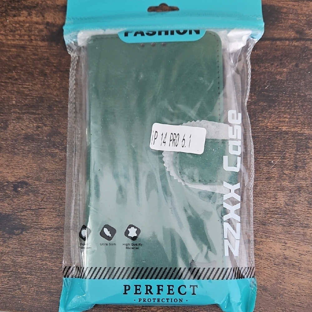 ❤ 3 /$ 12 ❤  Green iPhone 14 Pro Case